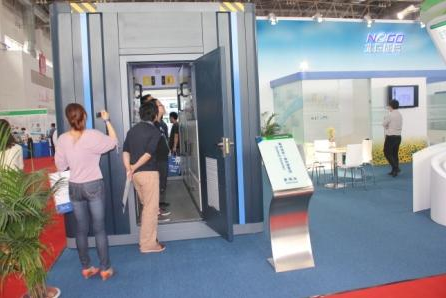 兆瓦级光伏水冷型一体化逆变站亮相(图1)