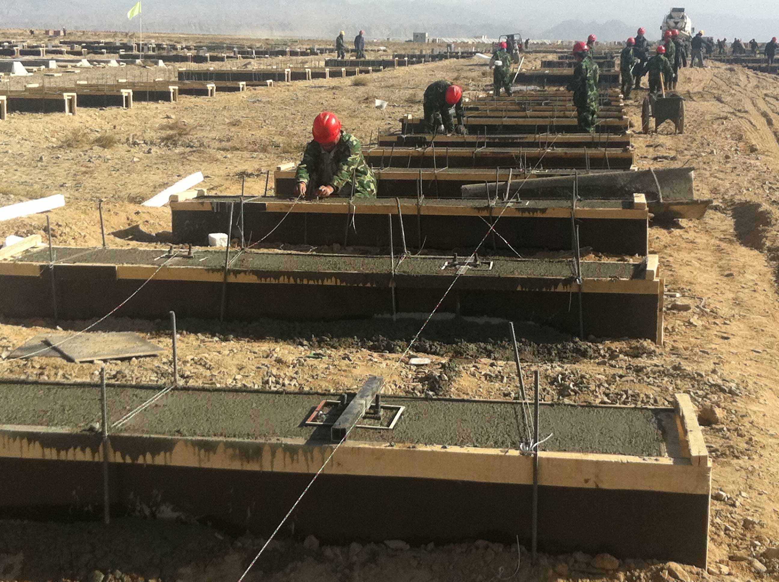 哈密石城子光伏产业园20MWp光伏电站工程动工(图1)